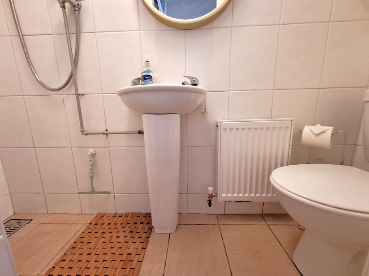Ferienwohnung Quiet Comfortable Patcham Studio Free Parking Hallway Shared With Host Hove Exterior foto